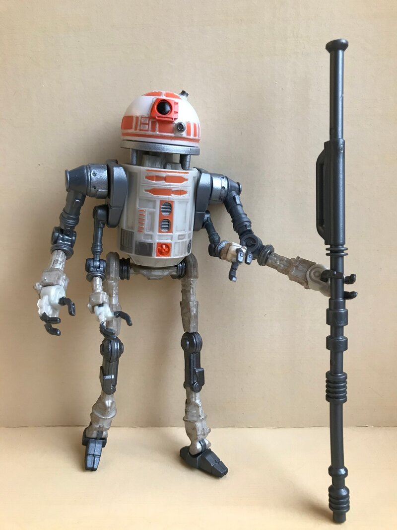 In-Hand Images Of The Star Wars Disney Store Mandalorian Droid